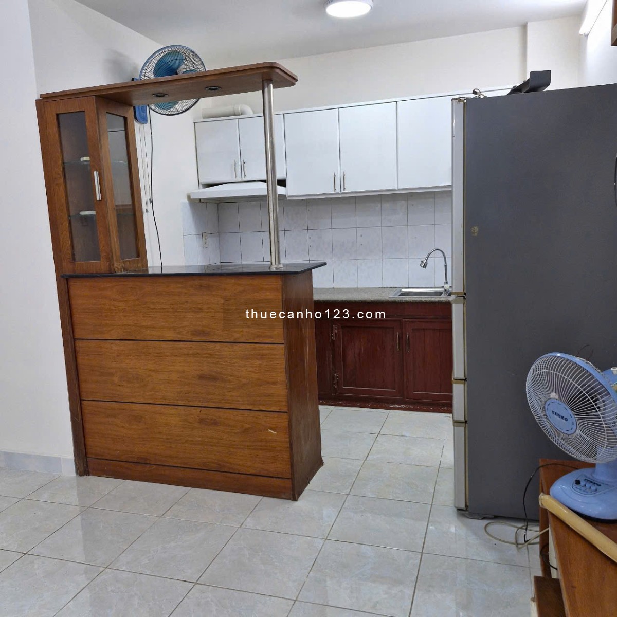 Cần cho thuê chung cư 155 Nguyễn Chí Thanh, Quận 5, DT: 65m2 - 2PN - Giá thuê: 12,5 tr/tháng