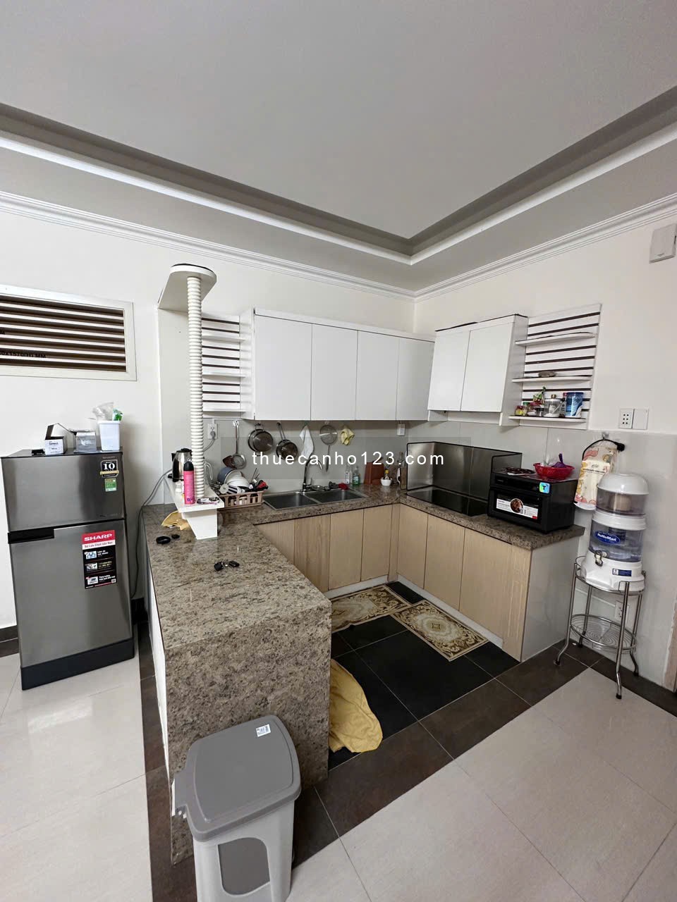 Cho thuê CH Screc Tower Q3, dt 76m2, 2pn, 2wc, căn góc, có bancon, tầng trung. Giá thật: 13 tr/th