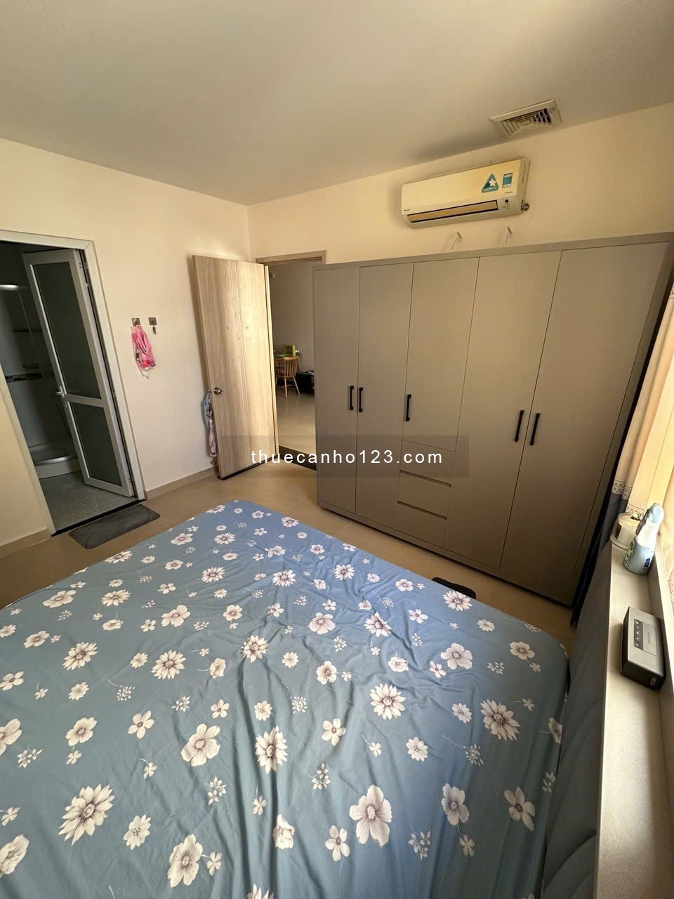 Cho thuê CH Screc Tower Q3, dt 76m2, 2pn, 2wc, căn góc, có bancon, tầng trung. Giá thật: 13 tr/th