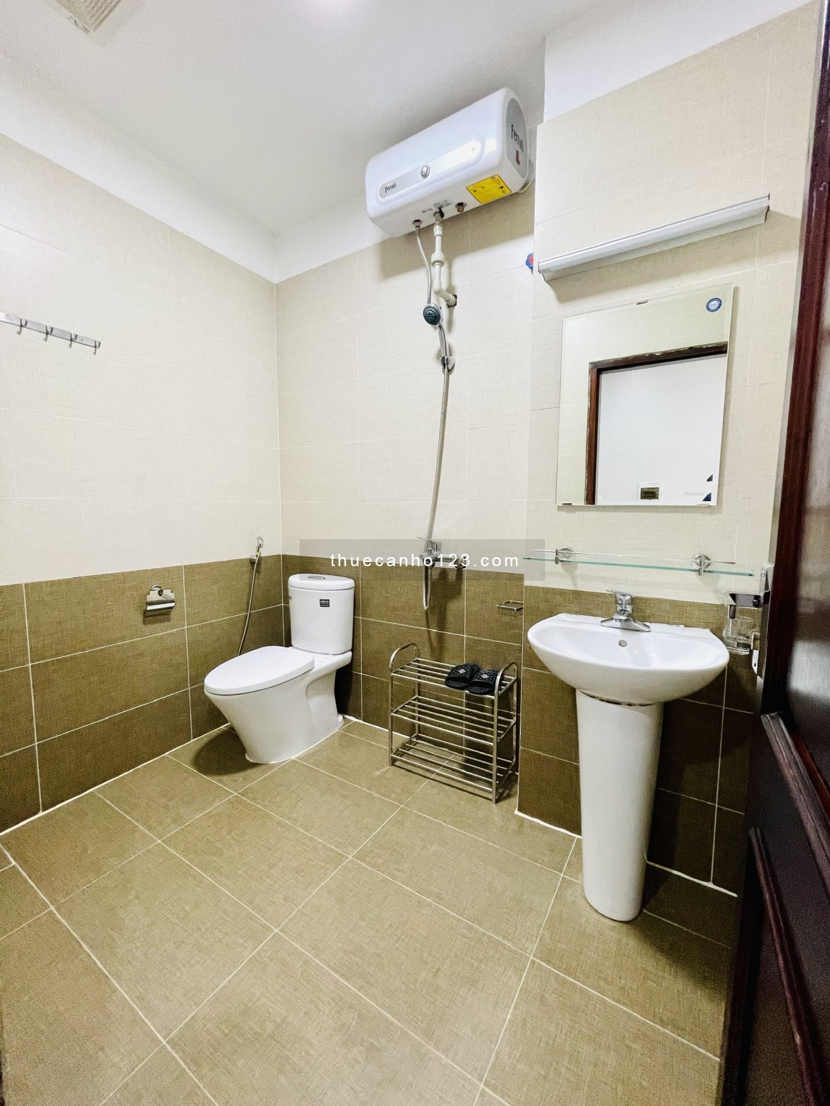 Căn hộ cho thuê 1 ngủ 1 khách 1 bếp đầy đủ đồ tại Lê Đức Thọ