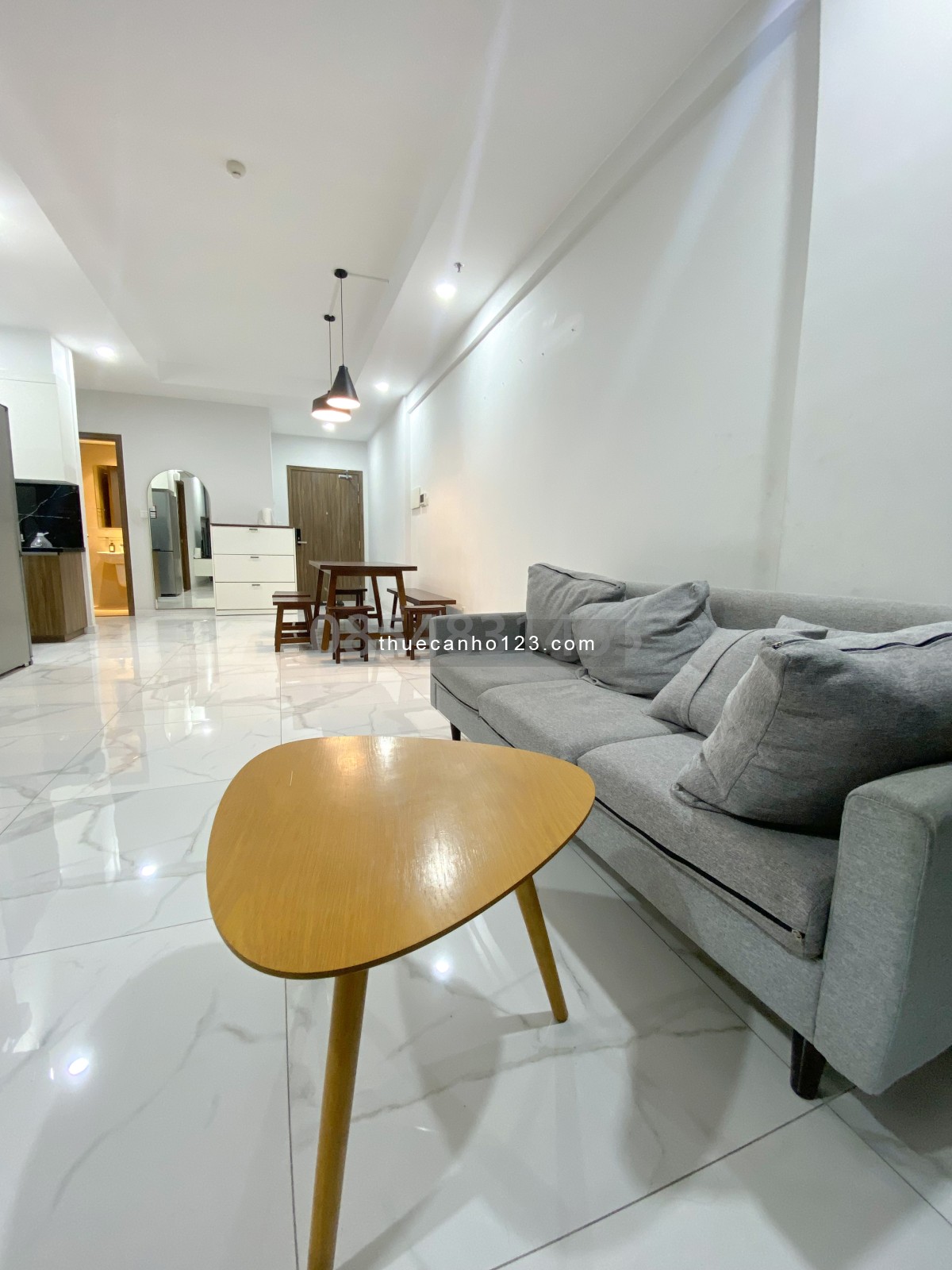 Cần cho thuê căn hộ 2pn 85m2 full nội thất - View trực diện Landmark - Giá 12tr/tháng