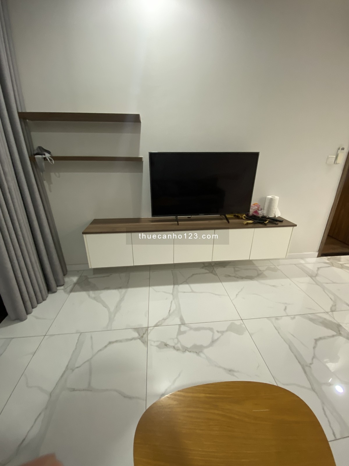Cần cho thuê căn hộ 2pn 85m2 full nội thất - View trực diện Landmark - Giá 12tr/tháng