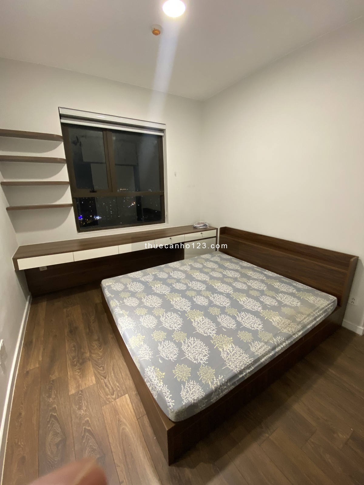 Cần cho thuê căn hộ 2pn 85m2 full nội thất - View trực diện Landmark - Giá 12tr/tháng