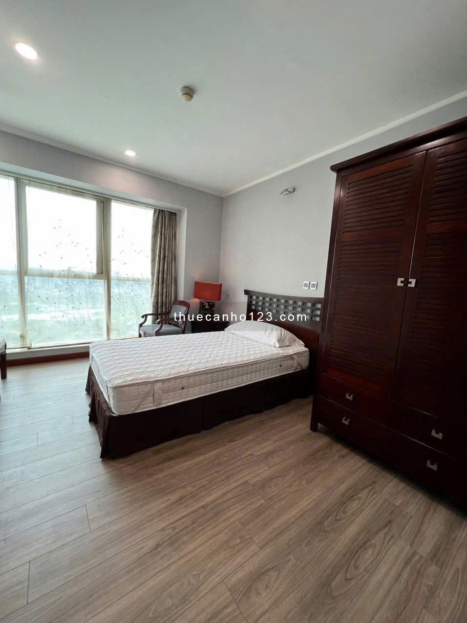Chung cư VIP vs rẻ N04B Ngoại giao đoàn, lô góc, 3PN, 112 m2, Giá 15 triệu