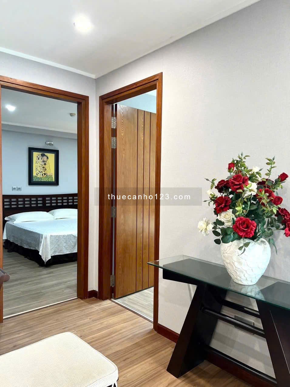 Chung cư VIP vs rẻ N04B Ngoại giao đoàn, lô góc, 3PN, 112 m2, Giá 15 triệu