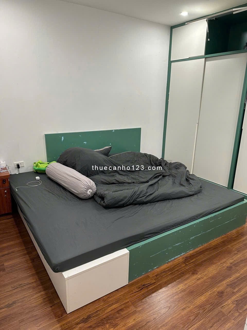 Cho thuê căn 2 ngủ đủ đồ chung cư Sky Central 176 Định Công Hà Nội