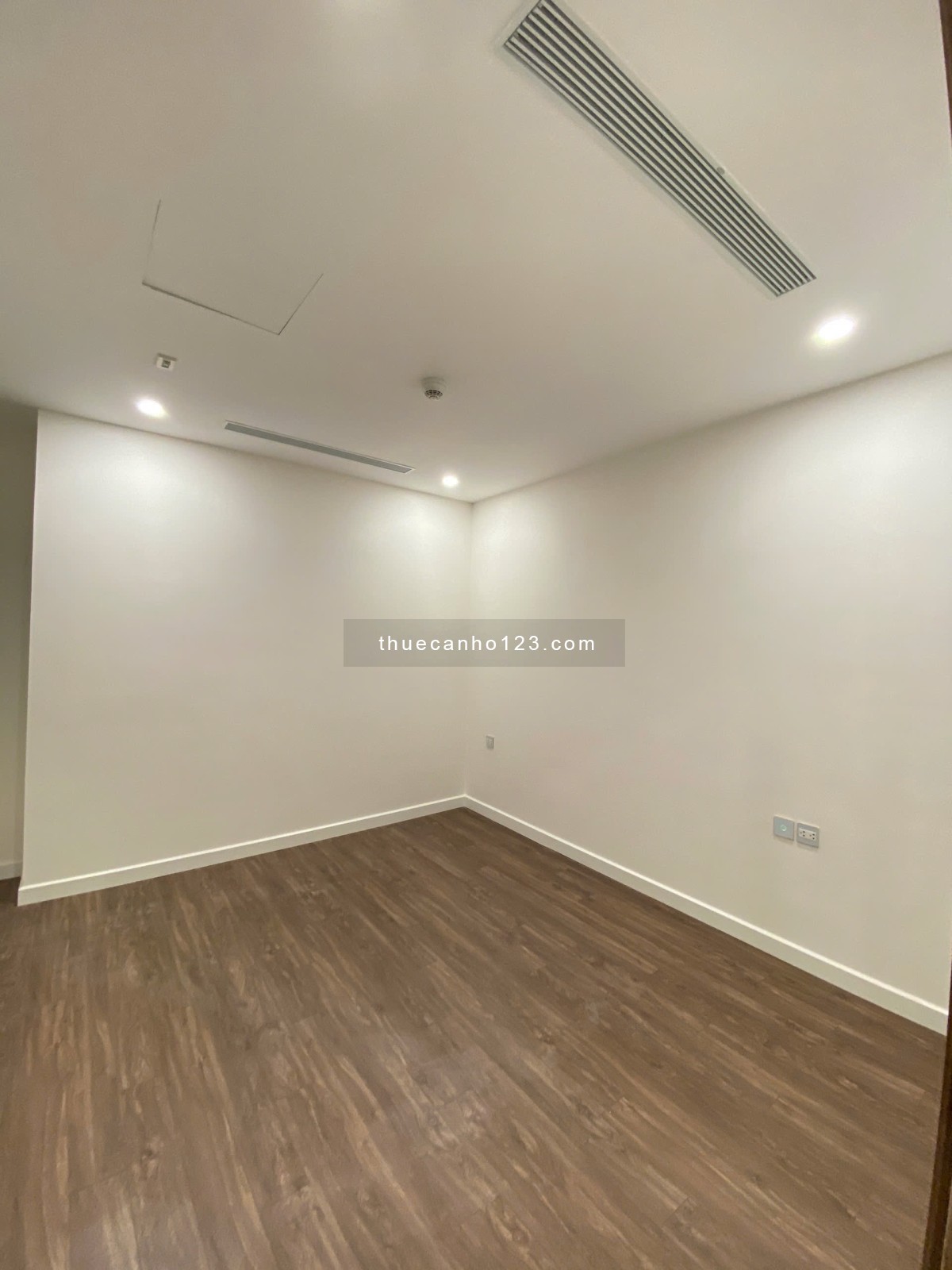 Cho thuê căn hộ 2PN 15tr Sunshine City Ciputra