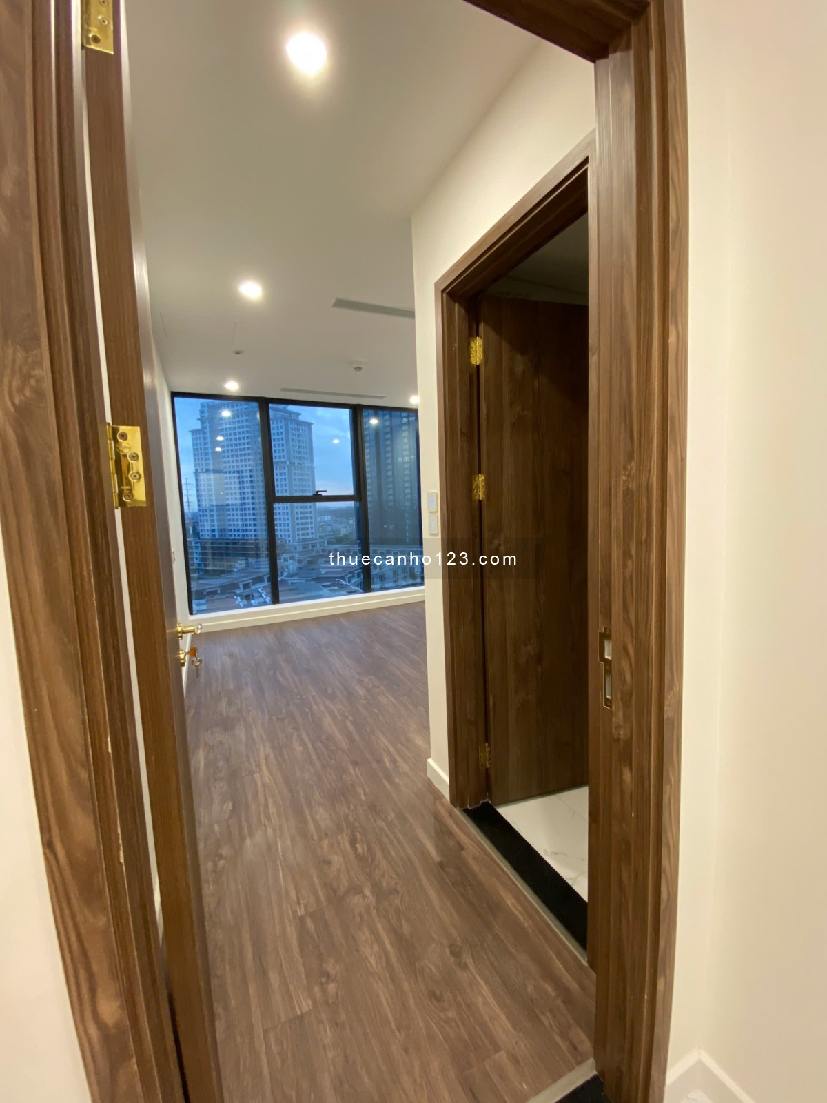 Cho thuê căn hộ 2PN 15tr Sunshine City Ciputra