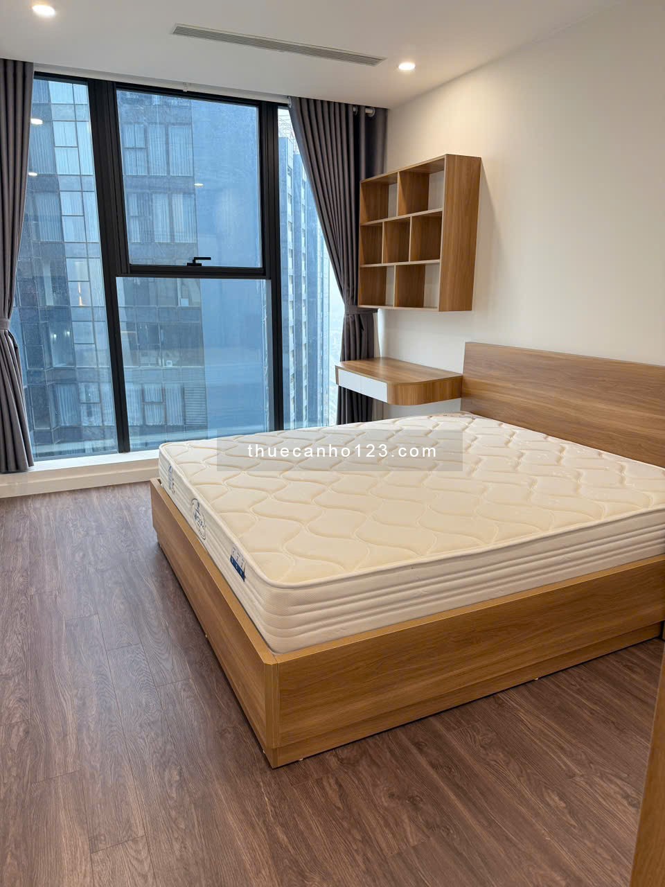 Cho thuê căn hộ 3PN full đồ 23tr Sunshine City Ciputra