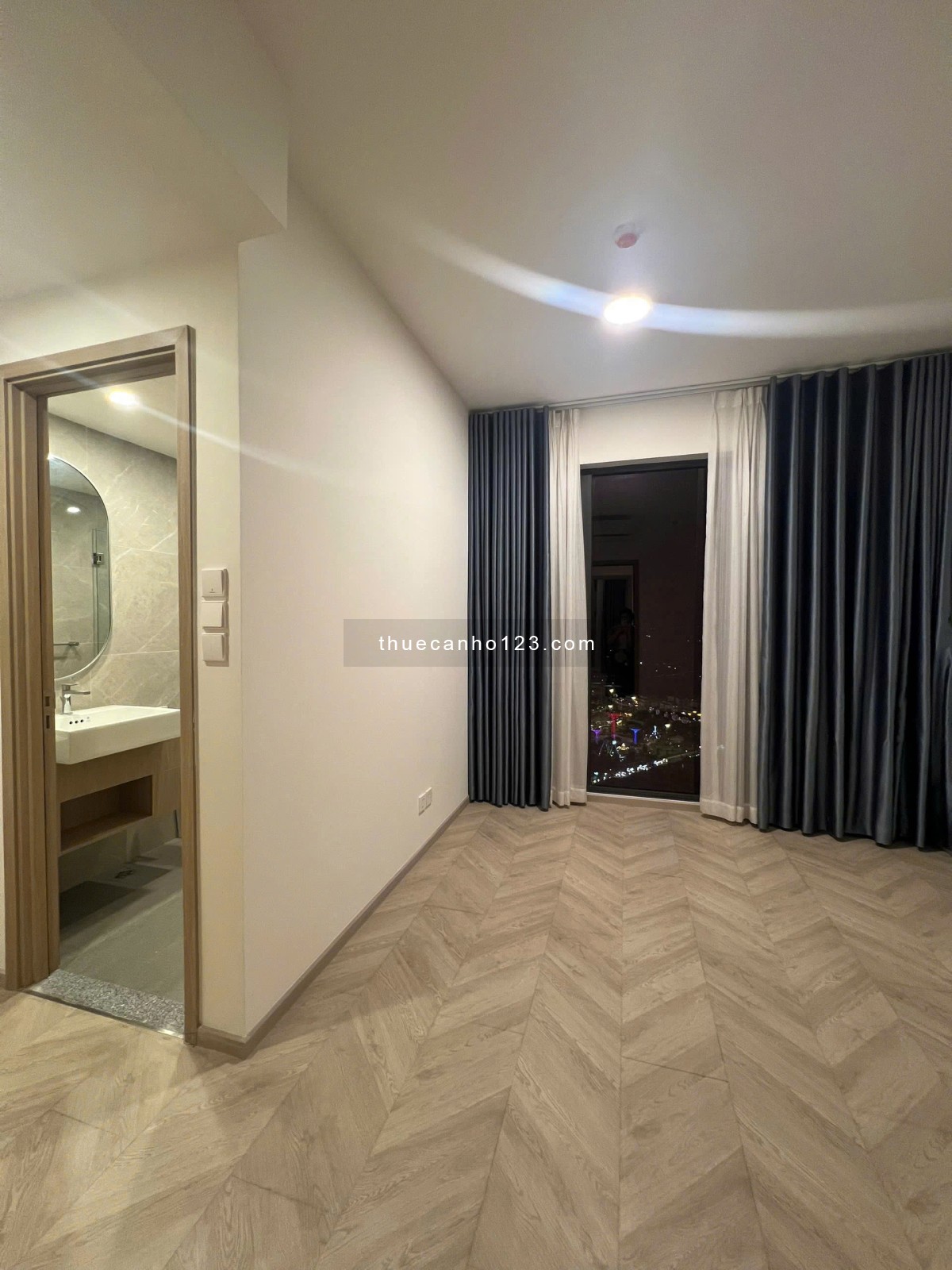 Cho thuê căn hộ chung cư cao cấp Masteri Centre Point quận 9