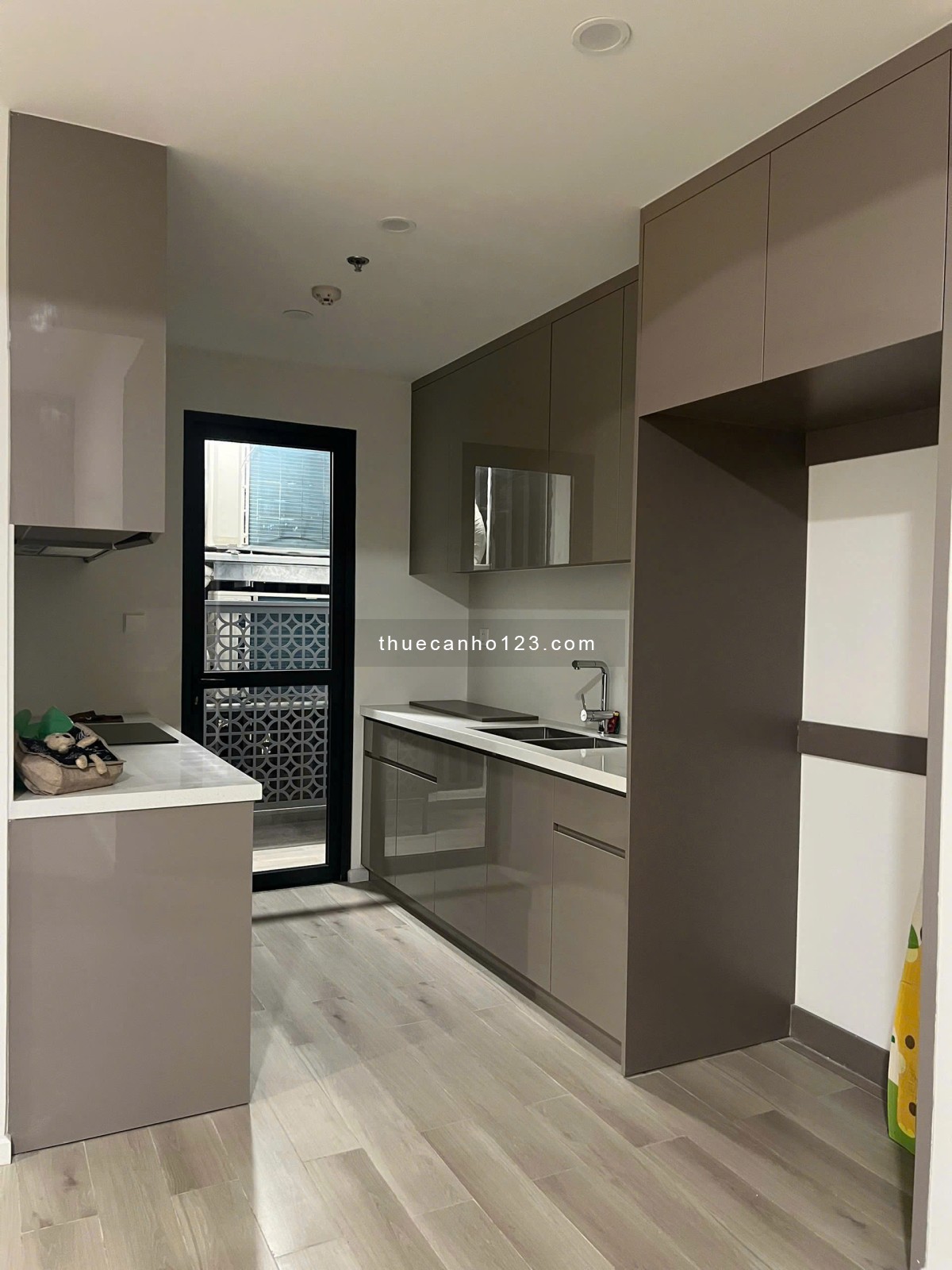Cho thuê căn hộ chung cư cao cấp Masteri Centre Point quận 9