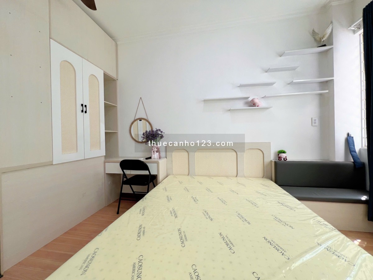 Căn hộ mới – Nhiều phòng – Máy giặt riêng – Đầy đủ nội thất – Dọn vào ở ngay