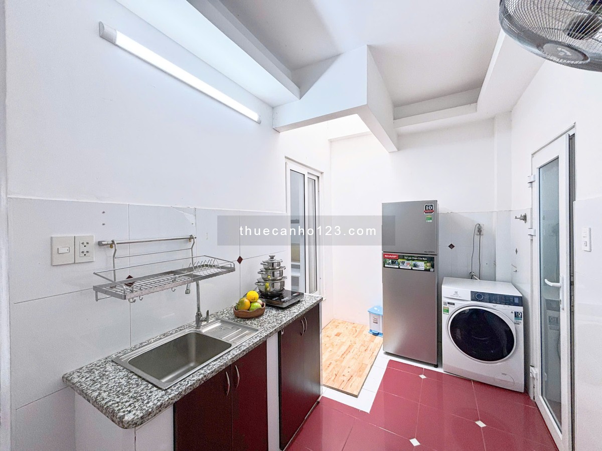 Căn hộ DV 2PN gần Lotte Mart Tân Bình, nằm ở mặt tiền Phạm Văn Hai