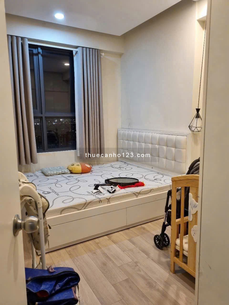 chung cư Sky Center, P2, Tân bình có 2p ngủ, 71m2, 15tr/th