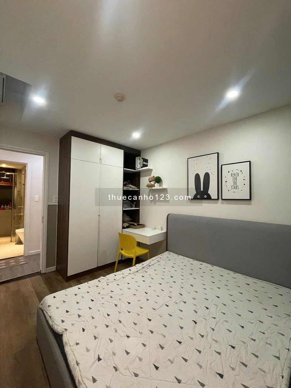 Chung cư Carillon5, Luỹ Bán Bích, TP: 73m2, 2pn, 2wc, ban công 12tr/th