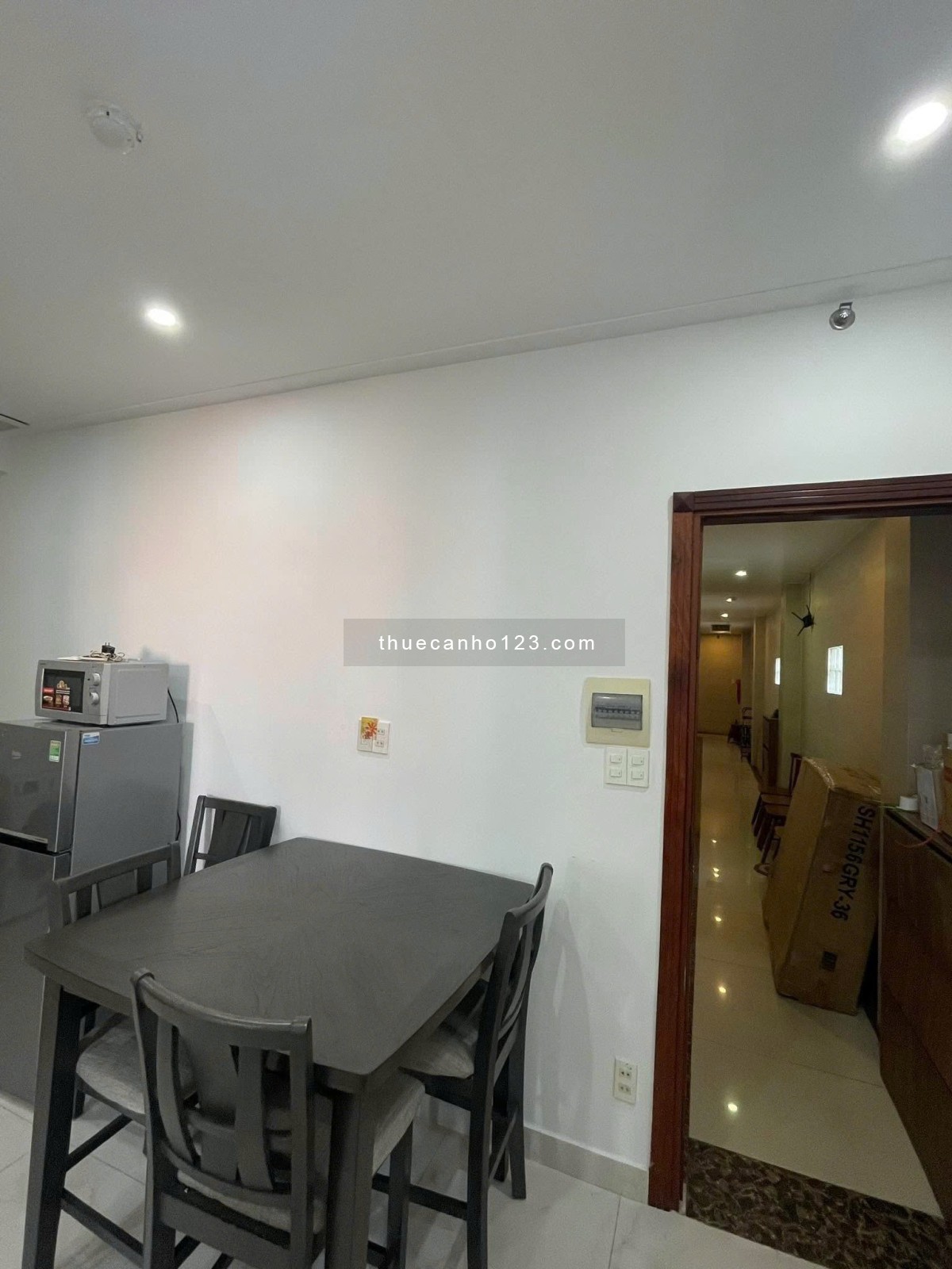 Chung cư Khải Hoàn, Lạc Long Quân, p5, Q11: 95m2, 2p ngủ, NT, 13tr/th