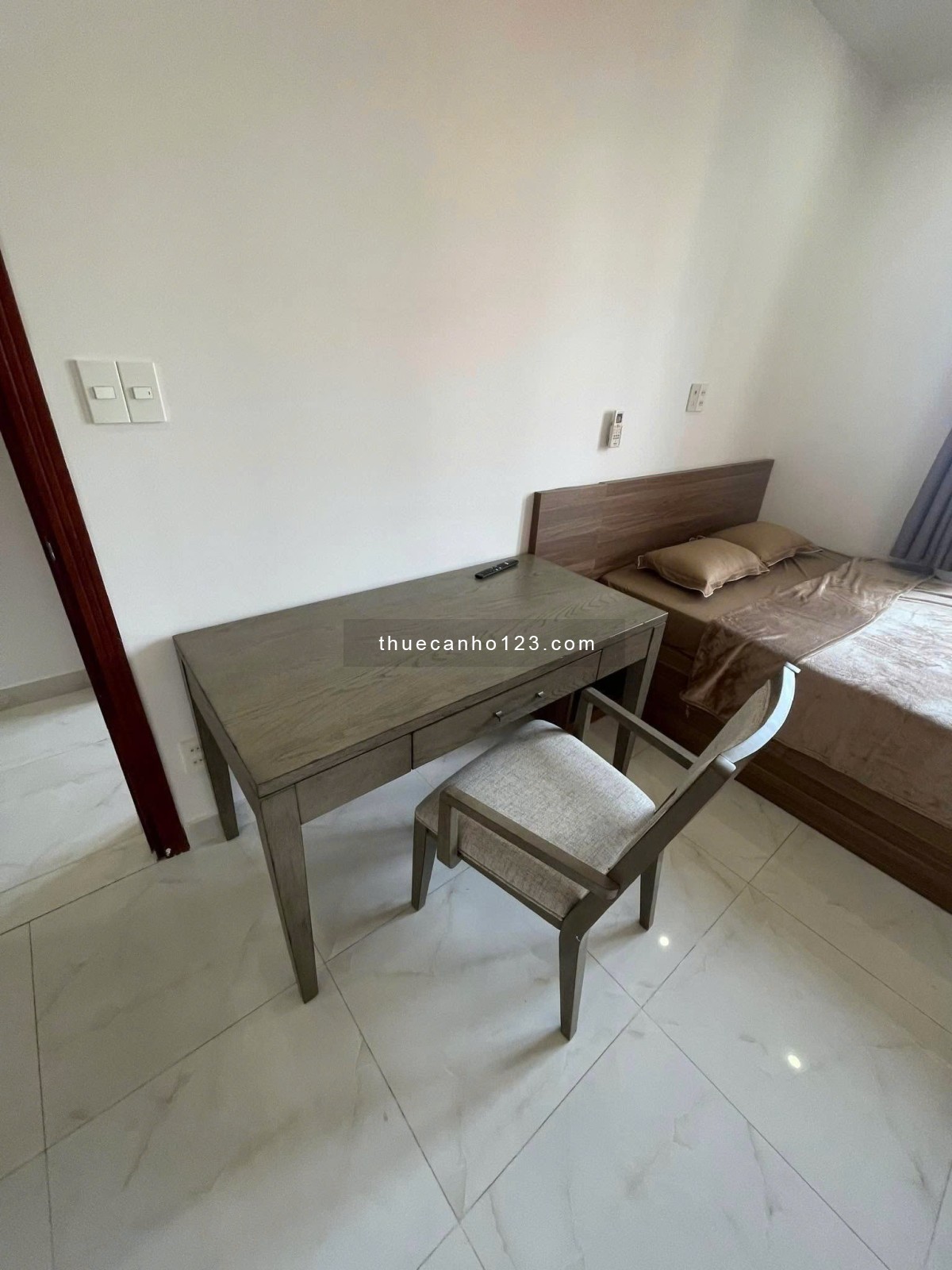 Chung cư Khải Hoàn, Lạc Long Quân, p5, Q11: 95m2, 2p ngủ, NT, 13tr/th