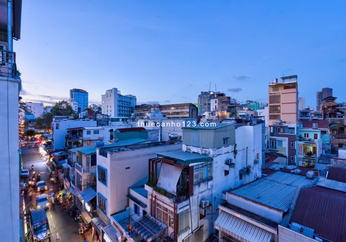Căn Hộ Quận 1, Tách bếp 45m2, Ban công lớn, Cho nuôi pet, Gần VLU, Bùi Viện, Phố Đi Bộ Nguyễn Huệ