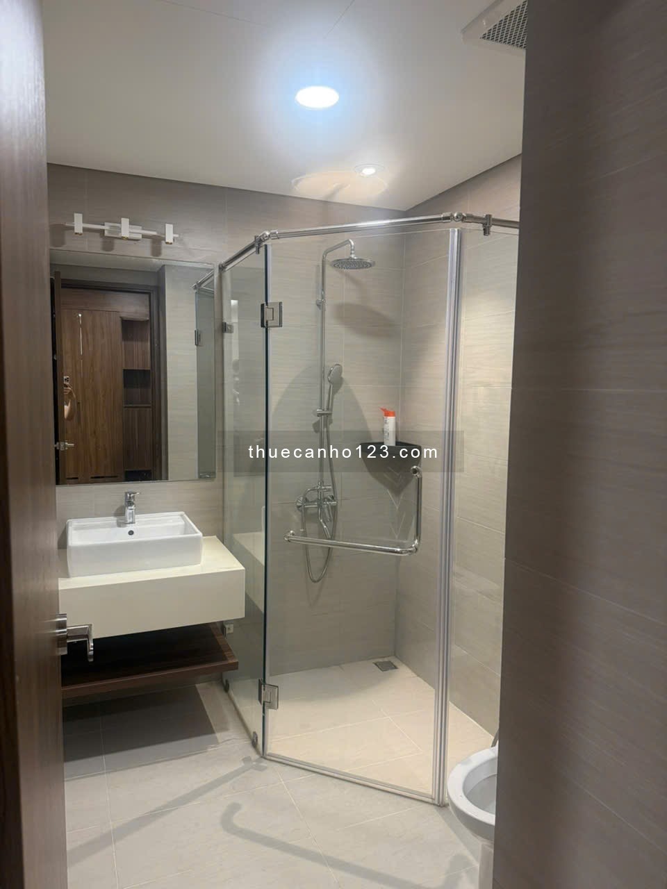 Cho Thuê 2PN Full Nội Thất Cao Cấp Chỉ 14.5tr - Free PQL 18 Tháng Tại Akari City