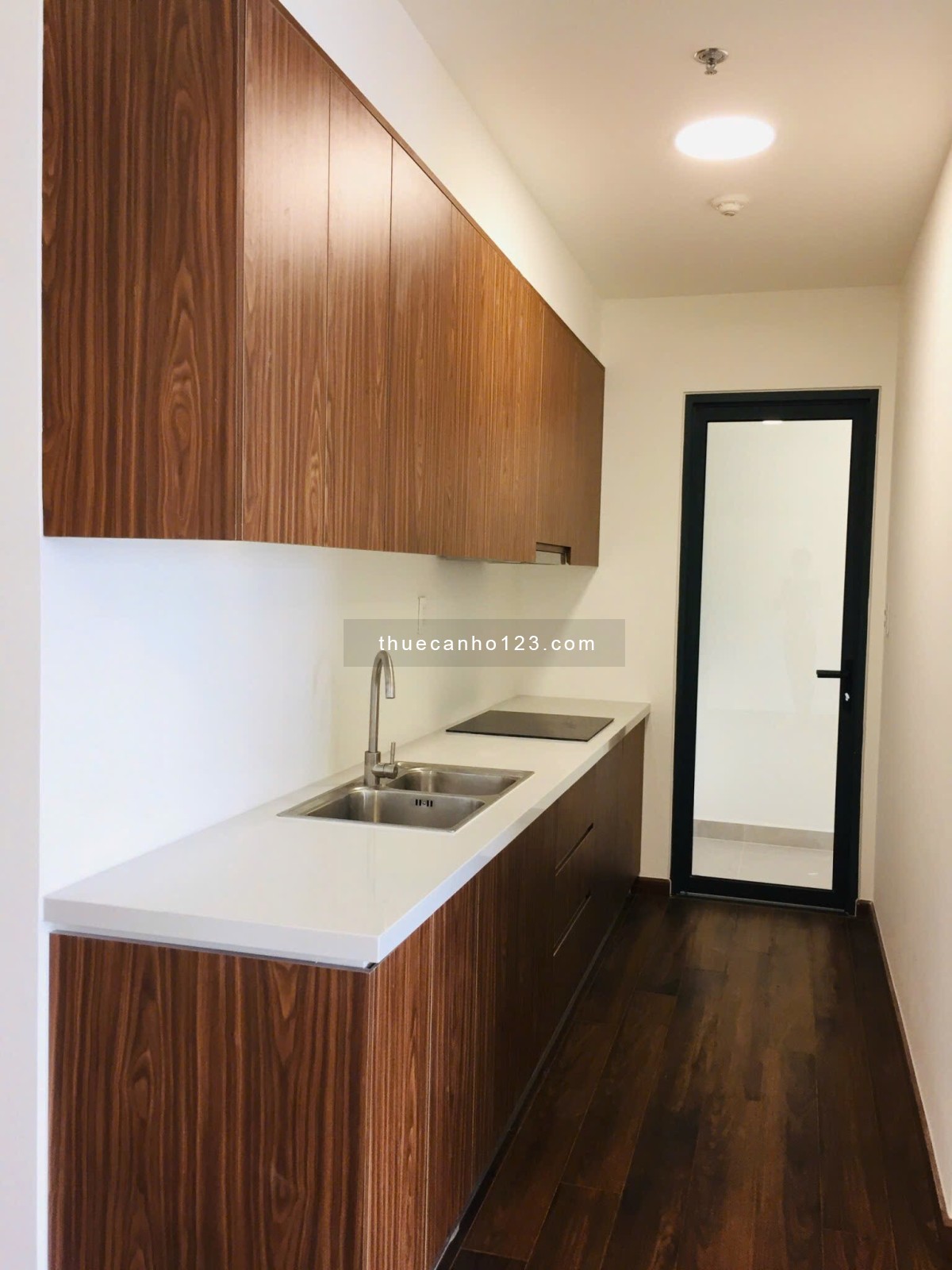 Cho Thuê 2PN 2WC 75m² Có Nội Thất, Chỉ 8tr Tại Akari City
