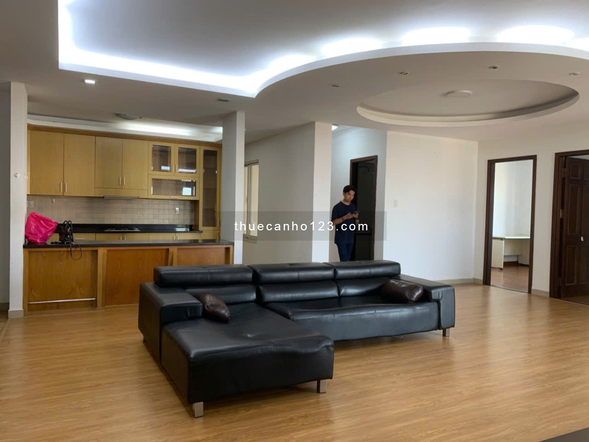 Cho Thuê Penhouse An Khang Q. 2 (200m, 4pn +1) Giá 24.5tr View thoáng mát, Phòng khách rộng