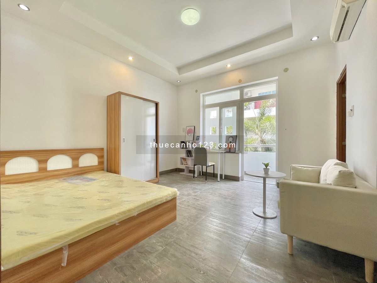 Thuê ngay studio full nội thất, cửa sổ lớn gần FTU2, UEF, Hutech ngay Bùi Đình Tuý, Bình Thạnh