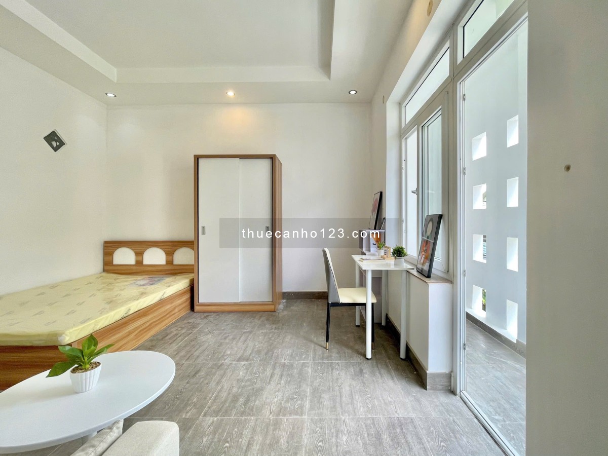 Thuê ngay studio full nội thất, cửa sổ lớn gần FTU2, UEF, Hutech ngay Bùi Đình Tuý, Bình Thạnh
