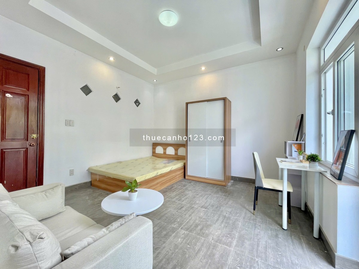 Thuê ngay studio full nội thất, cửa sổ lớn gần FTU2, UEF, Hutech ngay Bùi Đình Tuý, Bình Thạnh