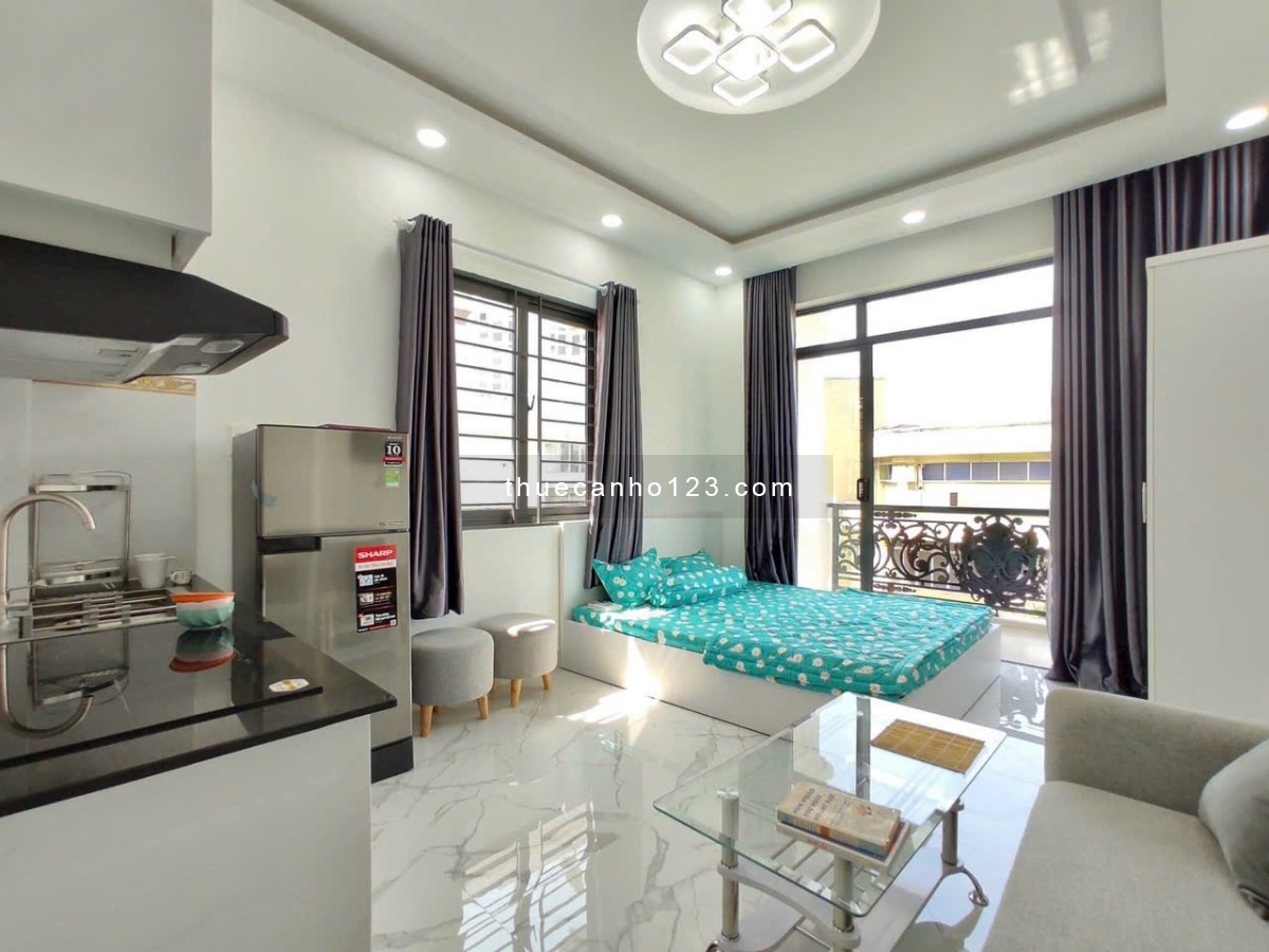 Thuê ngay studio cửa sổ 30m2 gần Ngã tư Hàng Xanh, UEF, Hutech ngay Điện Biên Phủ, Bình Thạnh