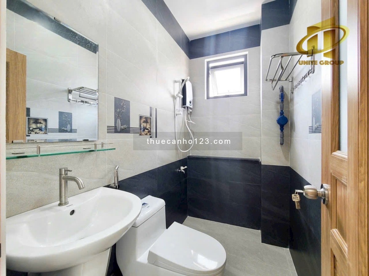 Thuê ngay studio cửa sổ 30m2 gần Ngã tư Hàng Xanh, UEF, Hutech ngay Điện Biên Phủ, Bình Thạnh