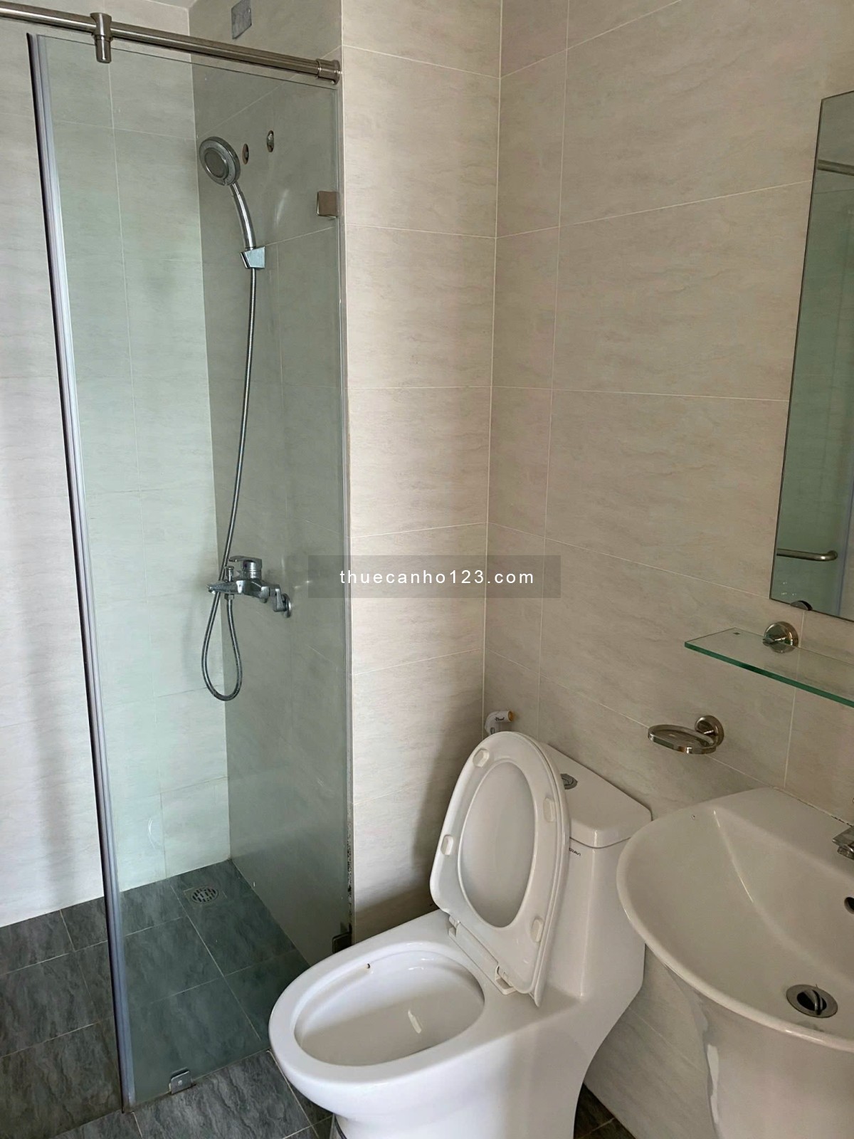 Cho thuê căn hộ Bcons Miền Đông 3 phòng ngủ, Ntcb, giá 8tr/ tháng