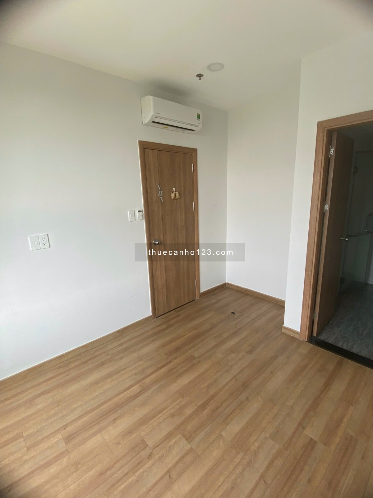 Cho thuê căn hộ Bcons Miền Đông 3 phòng ngủ, Ntcb, giá 8tr/ tháng