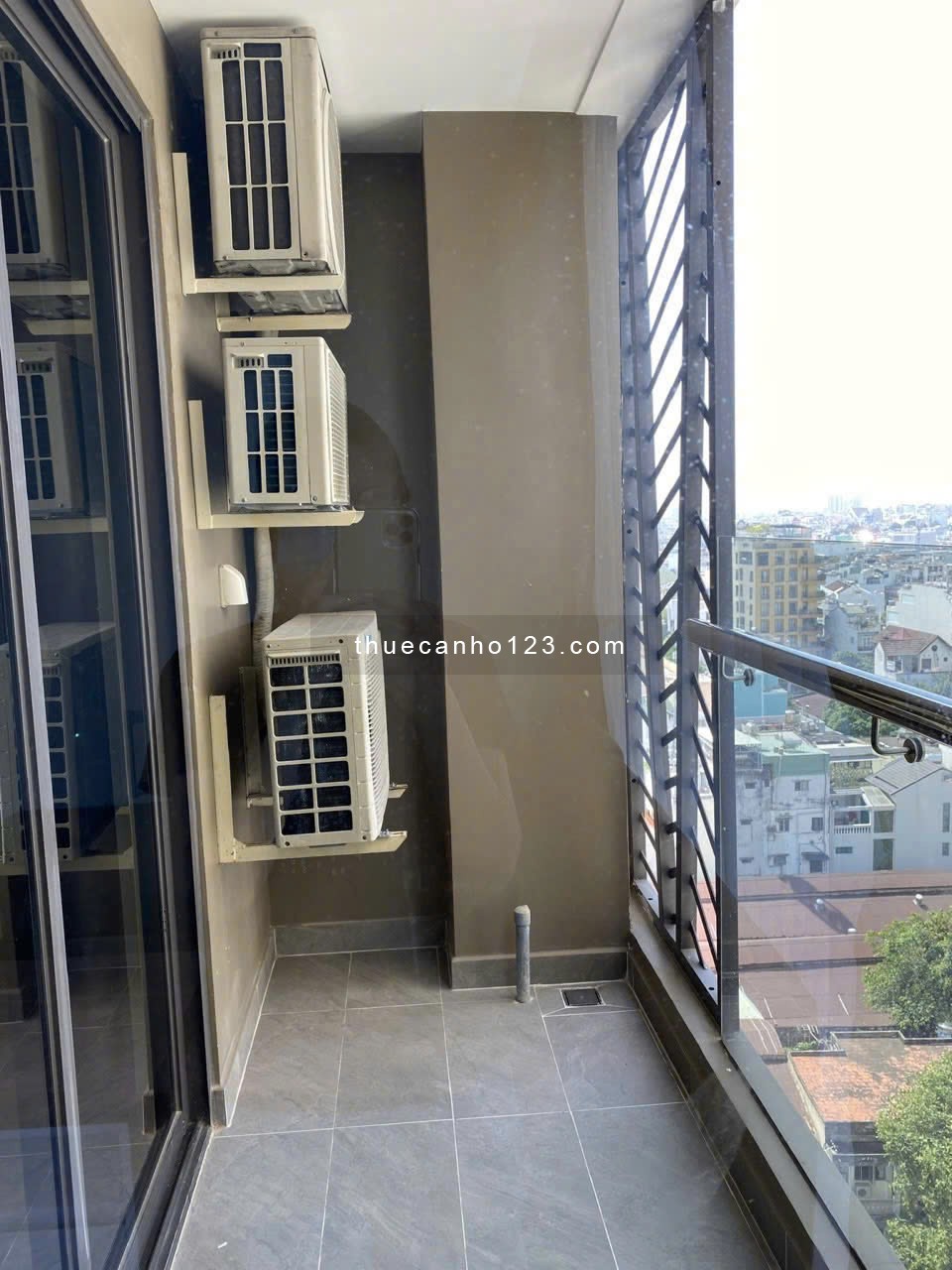 Cho thuê căn hộ 2PN-1WC-72m2 chung cư Park Legend giá 16tr/th còn thương lượng. LH 0932192028-Mai