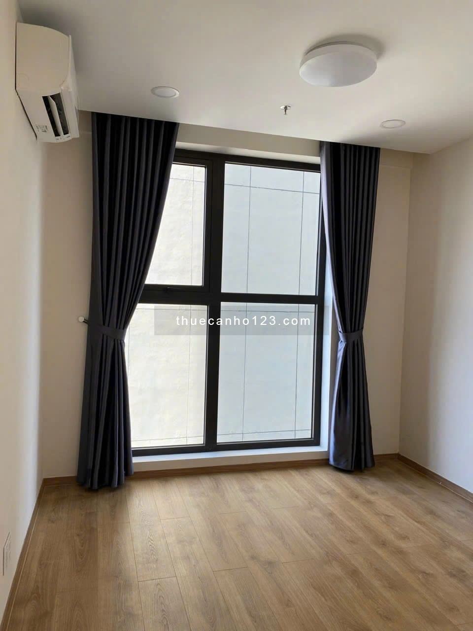 Cho thuê căn hộ 2PN-1WC-72m2 chung cư Park Legend giá 16tr/th còn thương lượng. LH 0932192028-Mai