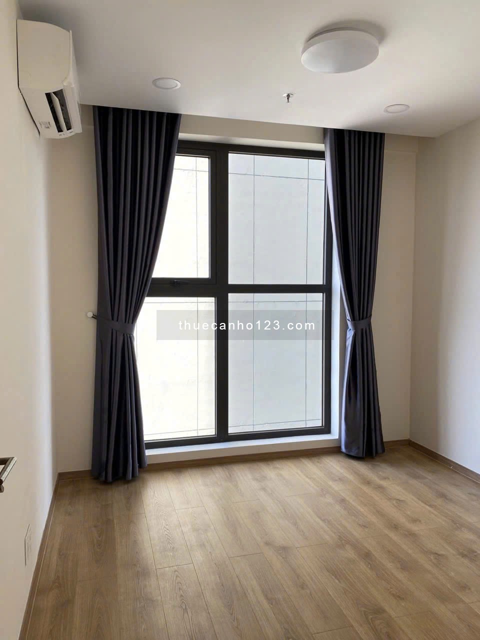 Cho thuê căn hộ 2PN-1WC-72m2 chung cư Park Legend giá 16tr/th còn thương lượng. LH 0932192028-Mai