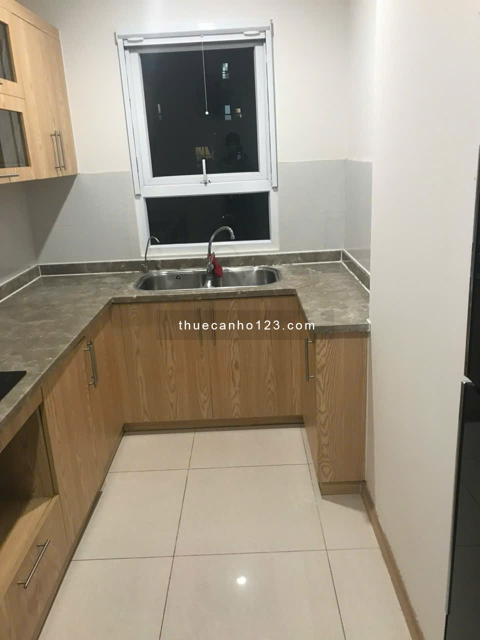 Cho thuê căn hộ Golden Palace Mễ Trì 118m2, 3 ngủ, full đồ nội thất