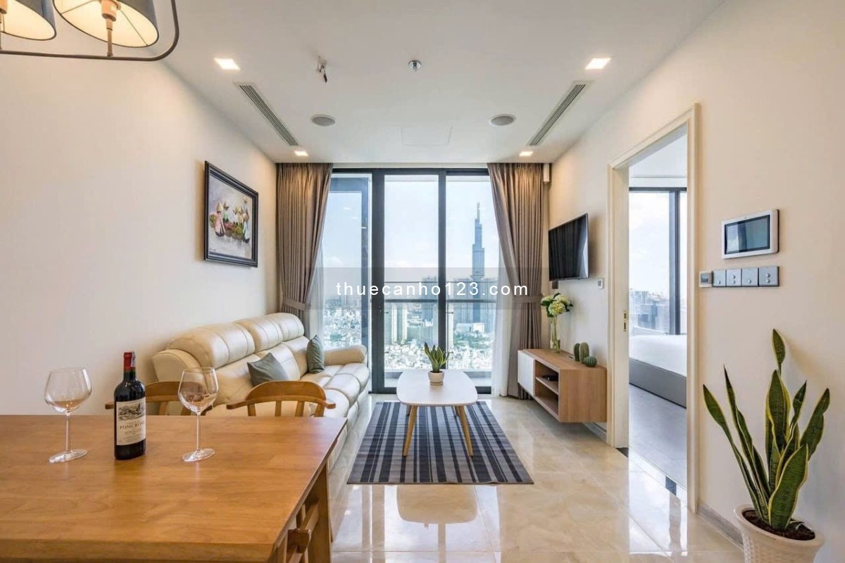 [ Giá tốt ] Cần cho thuê gấp căn hộ 2PN-2WC, view Landmark tại Vinhomes Bason Q1. Lh 0906322053 Linh