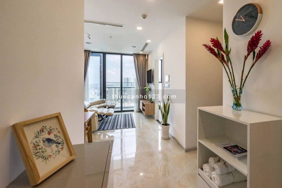 [ Giá tốt ] Cần cho thuê gấp căn hộ 2PN-2WC, view Landmark tại Vinhomes Bason Q1. Lh 0906322053 Linh