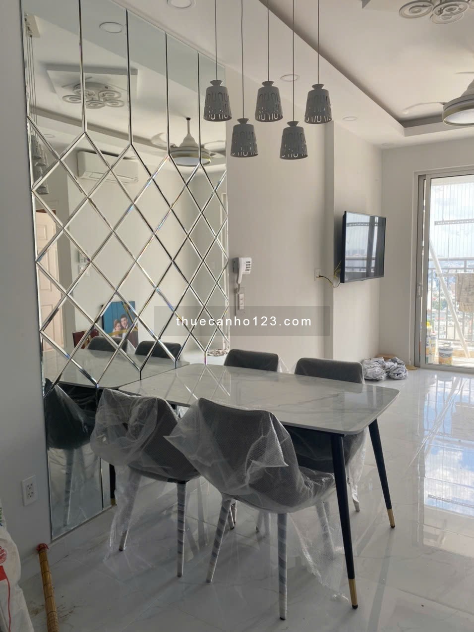 Cho thuê CH Richstar 2PN 1WC, 11 triệu đầy đủ nội thất, ở liền, xem nhà 24/7