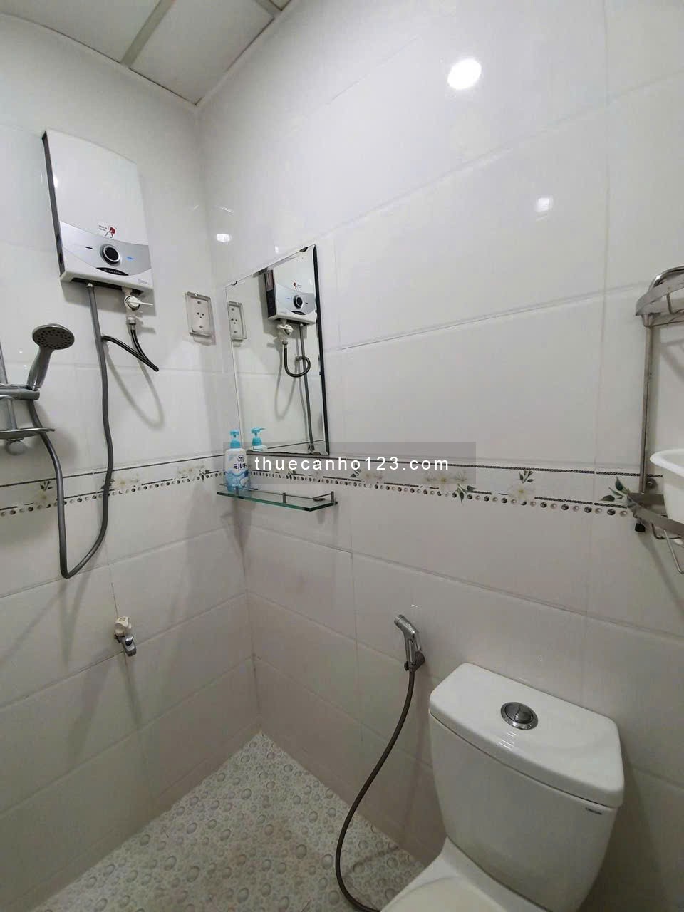 Chung cư Đặng Văn Ngữ khúc giao Tân Bình 2p ngủ, 88m2, không mất phí quản lí, 8tr/th