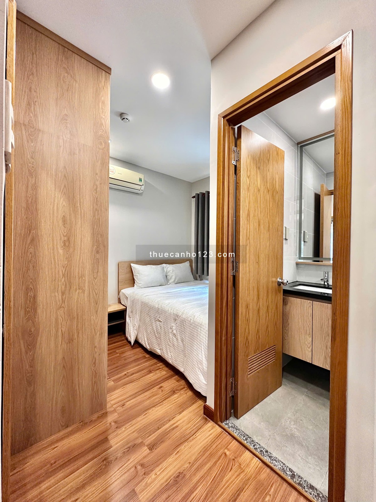 Căn hộ 1PN sân vườn 55m² – View sông – Bảo vệ 24/24 – Thang máy – Hầm xe – Landmark 81 – Bason