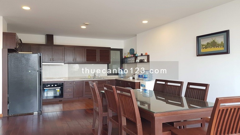 Cho thuê căn hộ dịch vụ tại Tô Ngọc Vân, Tây Hồ, 200m2, 3PN, ban công, view thoáng, đầy đủ đồ
