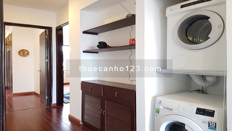 Cho thuê căn hộ dịch vụ tại Tô Ngọc Vân, Tây Hồ, 200m2, 3PN, ban công, view thoáng, đầy đủ đồ