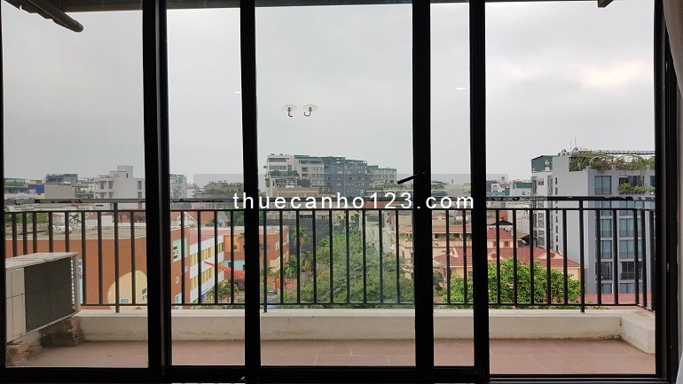 Cho thuê căn hộ dịch vụ tại Tô Ngọc Vân, Tây Hồ, 120m2, 2PN, ban công, view thoáng, đầy đủ đồ
