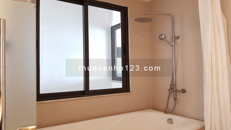 Cho thuê căn hộ dịch vụ tại Tô Ngọc Vân, Tây Hồ, 200m2, 3PN, ban công, view thoáng, đầy đủ đồ