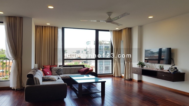 Cho thuê căn hộ dịch vụ tại Tô Ngọc Vân, Tây Hồ, 200m2, 3PN, ban công, view thoáng, đầy đủ đồ