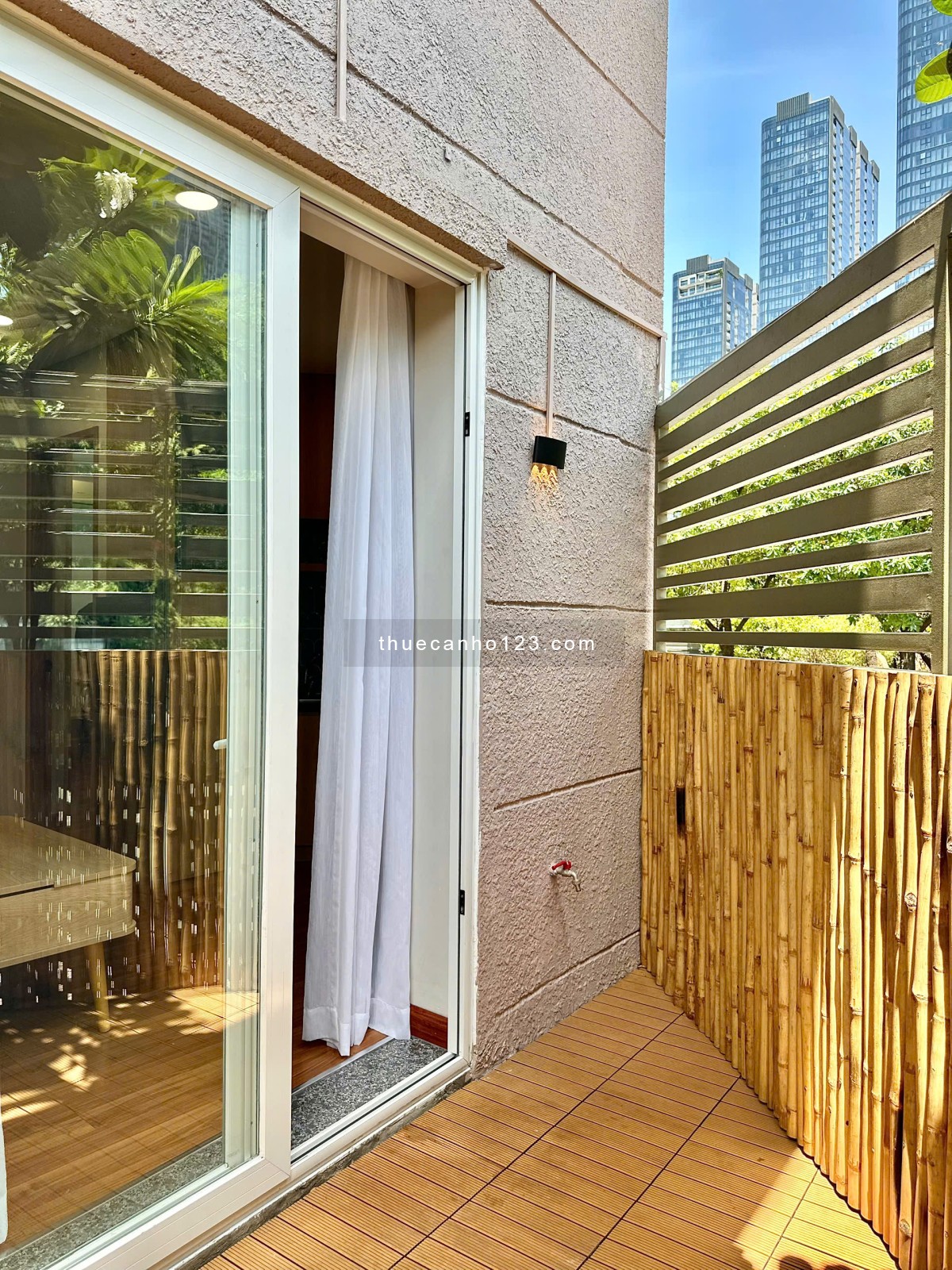 Căn hộ 1PN sân vườn 55m² – View sông – Bảo vệ 24/24 – Thang máy – Hầm xe – Landmark 81 – Bason