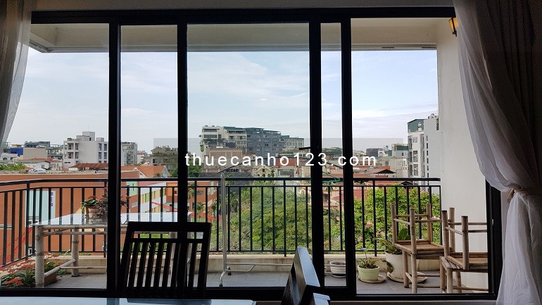 Cho thuê căn hộ dịch vụ tại Tô Ngọc Vân, Tây Hồ, 200m2, 3PN, ban công, view thoáng, đầy đủ đồ