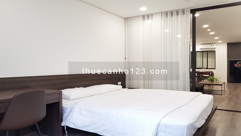 Cho thuê căn hộ dịch vụ tại Trịnh Công Sơn, Tây Hồ, 50m2, 1PN, đầy đủ nội thất đẹp hiện đại