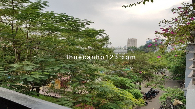 Cho thuê căn hộ dịch vụ tại Trịnh Công Sơn, Tây Hồ, 50m2, 1PN, đầy đủ nội thất đẹp hiện đại
